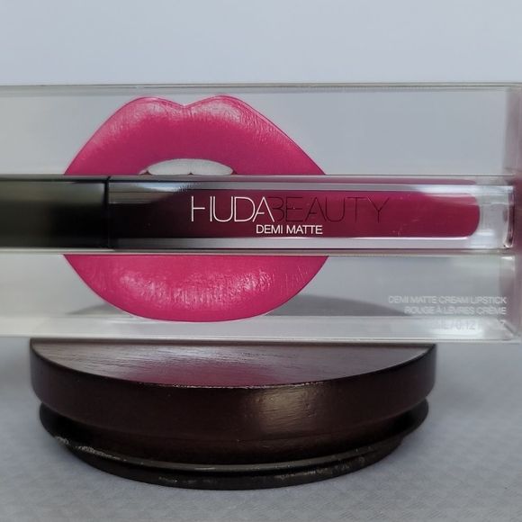 HUDA BEAUTY - Demi Matte Liquid Lipstick - Passionista - Picture 1 of 7